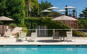 Lou Paradou Gréoux-les-bains 3*